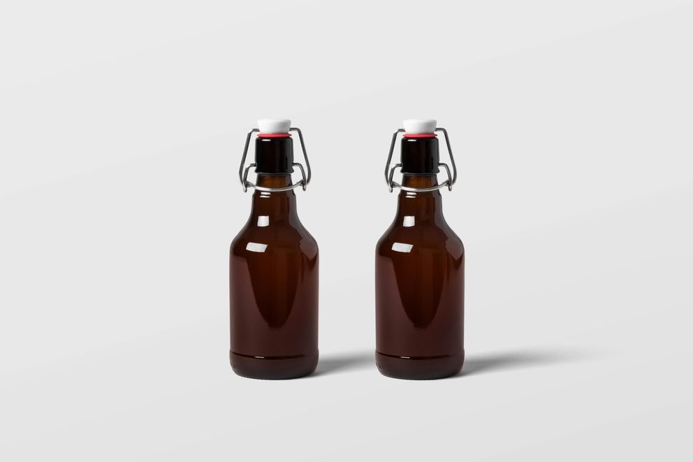 The 2024 Guide to Fermented Beverages: How Kombucha, Kefir, and Apple Cider Vinegar Boost Women’s Gut Health A woman enjoying a glass of kombucha, benefiting from probiotics to support gut health and digestion.
